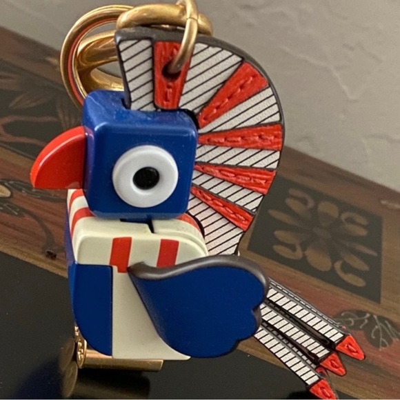 Tory Burch Something Wild Purse Charm. Mint condition - Picture 10 of 11